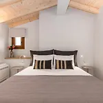 Lola\'S Luxury Apartments